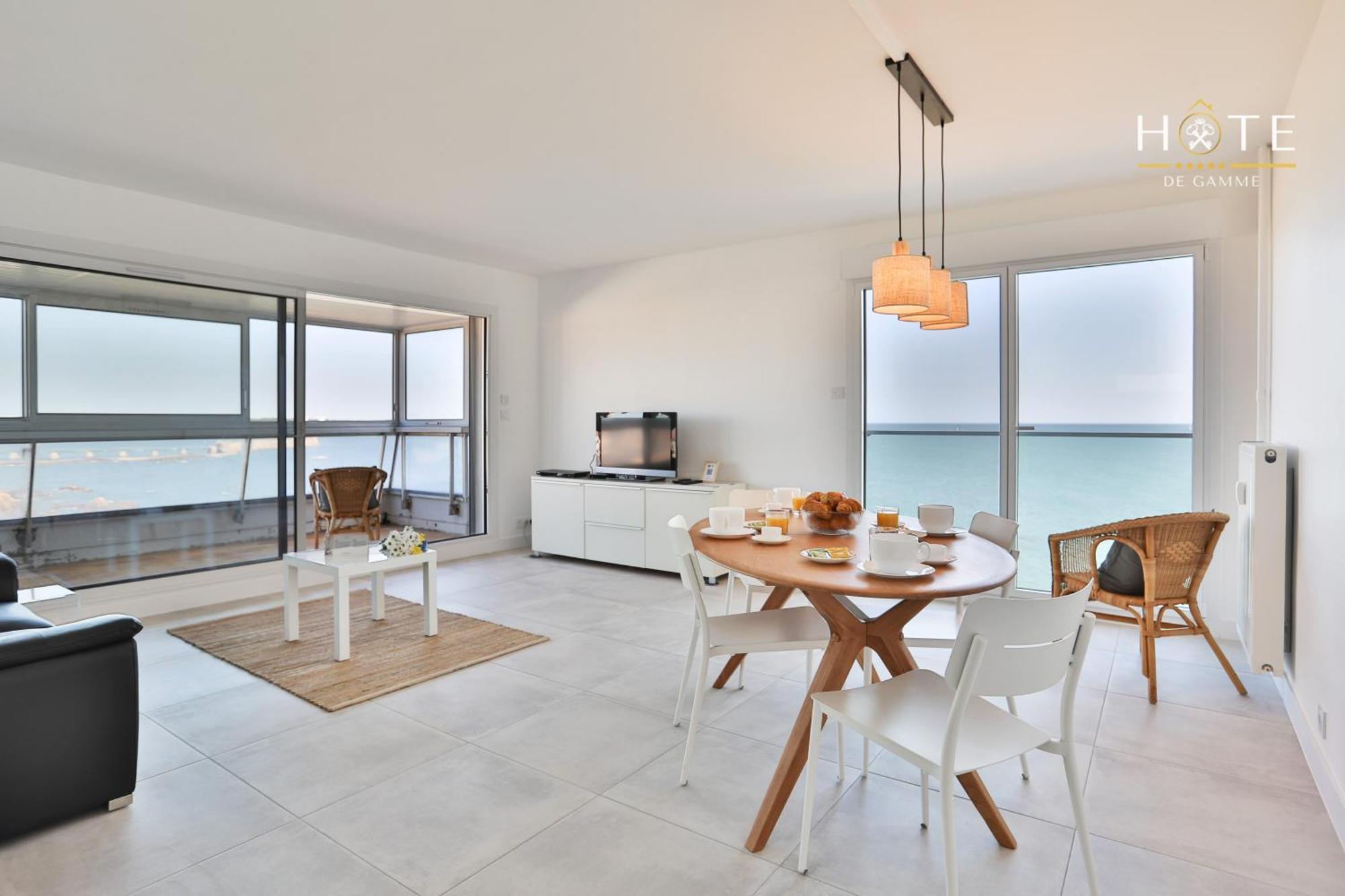 Appartement De Caractere, Superbe Vue Mer 280° La Chaume Buitenkant foto